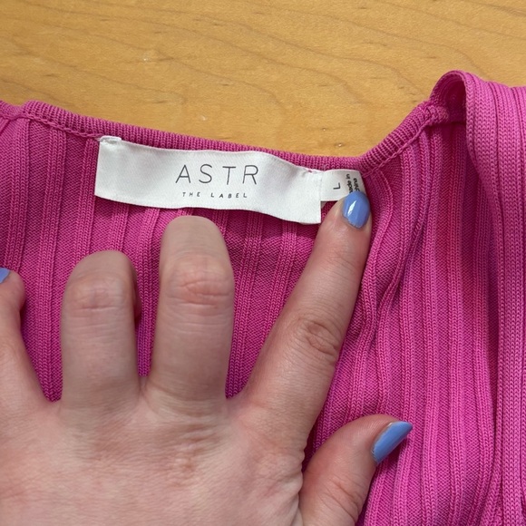 ASTR the Label Estefania Sweater Womens Size Large Pink Ribbed Bright Wicked - Picture 5 of 6